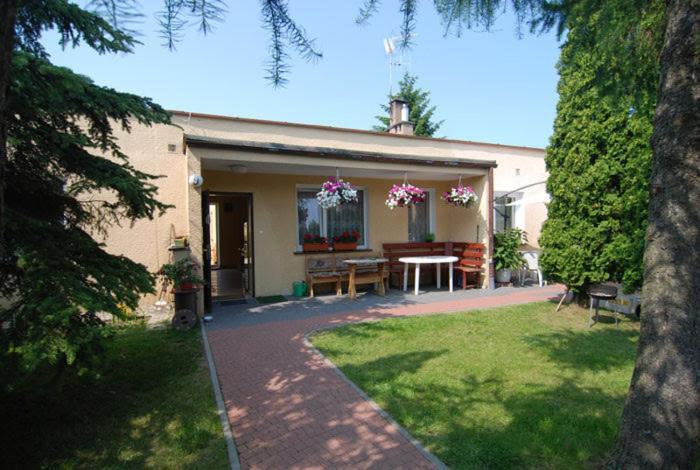 Pokoje Goscinne U Basi Mielno  Exterior foto