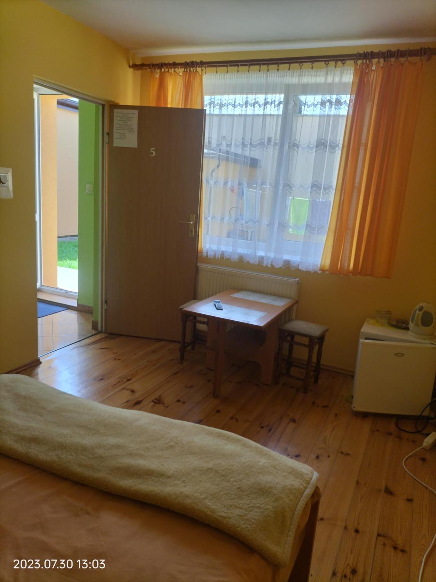 Pokoje Goscinne U Basi Mielno  Habitación foto